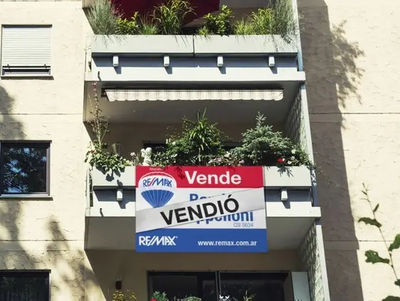 Cartel Inmobiliaria Remax